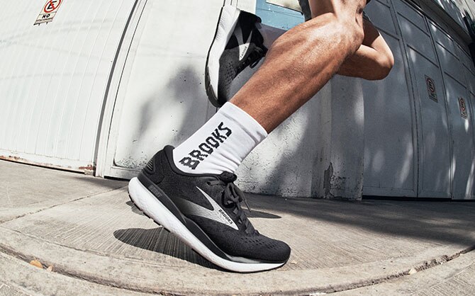 Brooks revel vs ghost deals