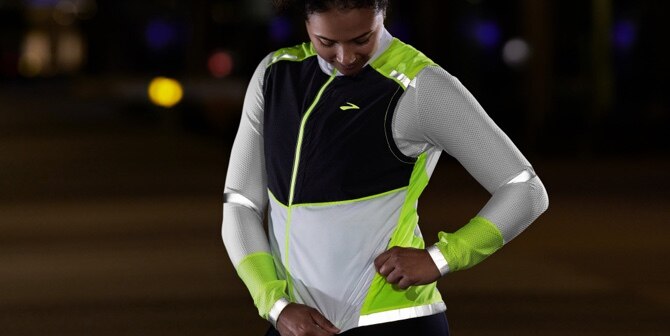 Women in a Run Visible jacket