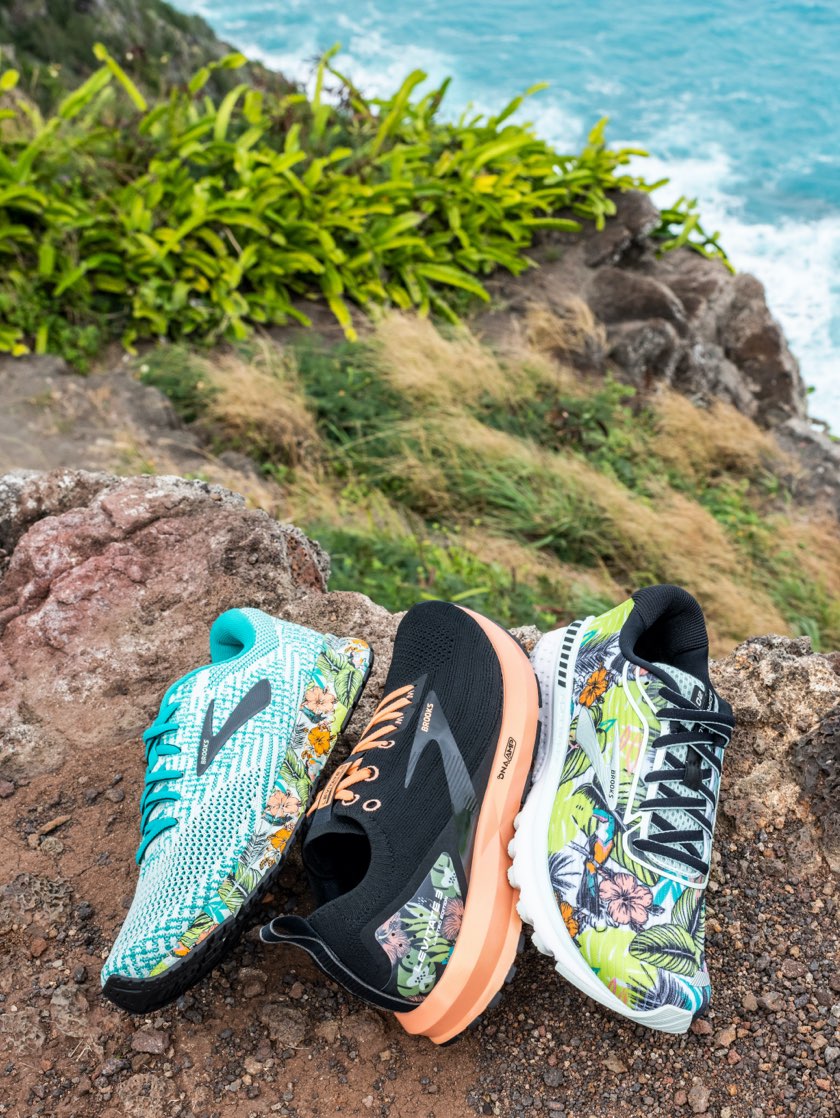 Shoes with a multicolored tropical pattern