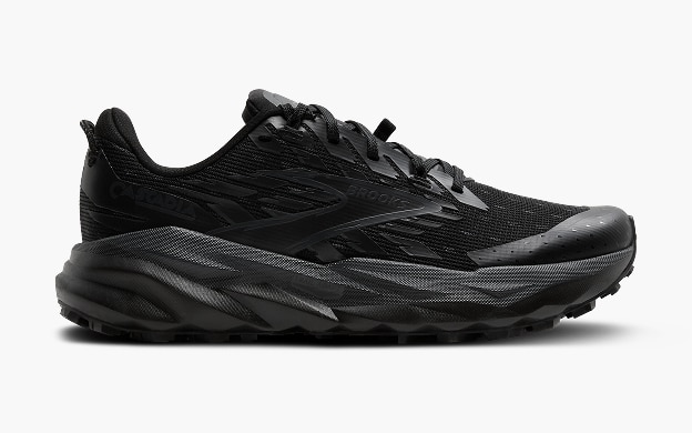 black cascadia 19 shoe