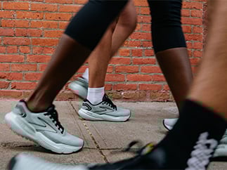 Road running shoes with support category