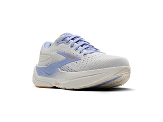 Produktaufnahme des Brooks Ghost Max Laufschuhs