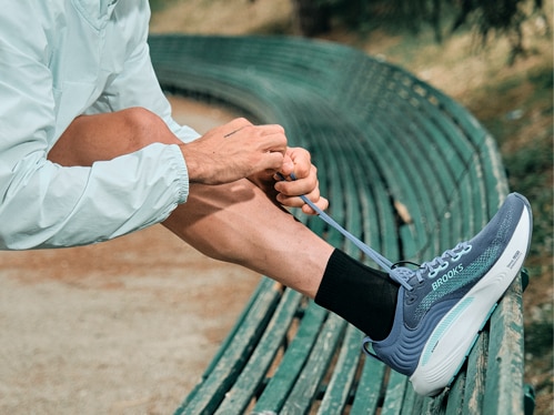 Plan moyen d’un homme portant l’Adrenaline GTS 24