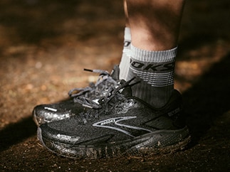 Photo lifestyle des chaussures de running Brooks Divide