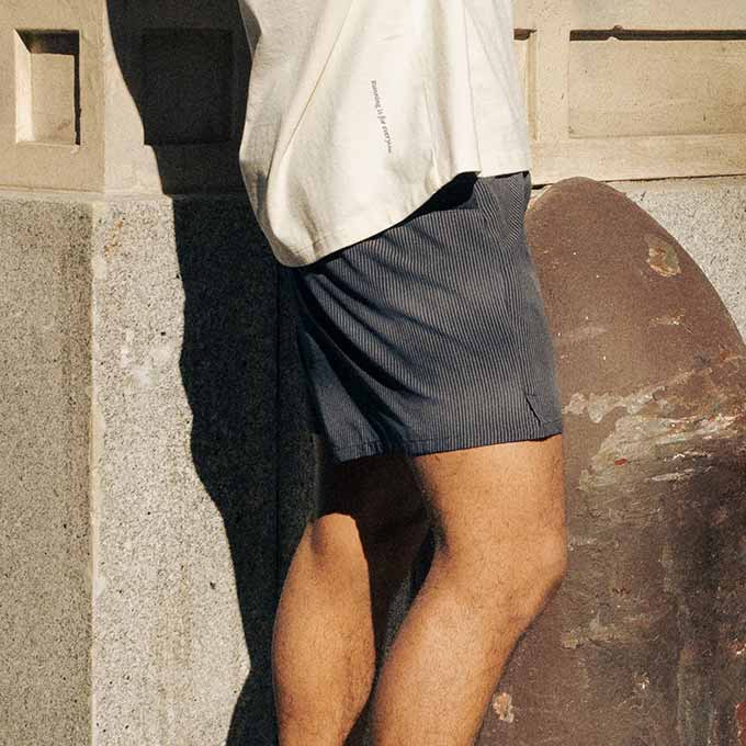 A man wearing the Journey 5” Short.
