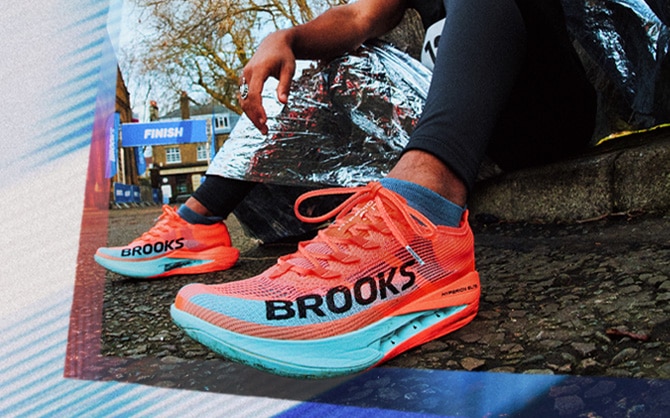 Un collage de una persona sonriendo y corriendo una carrera con otras personas detrás animando.