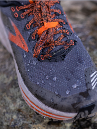 Water resistant running shoe