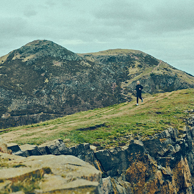 Josh Kerr running