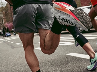 Road running shoes for speed category