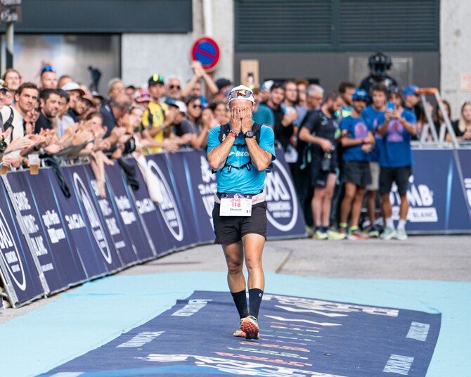 Runner completing the UTMB competition