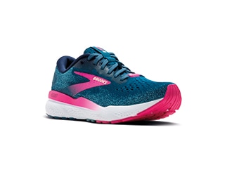 Product shot of the Brooks Ghost GTX running shoe