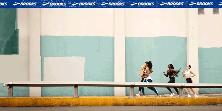 Totalaufnahme einer Gruppe von Läufern