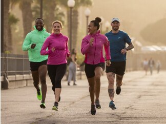 Group of runners wearing Brooks clothing