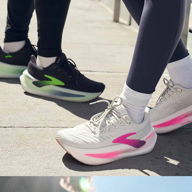 Deux coureurs portant la Glycerin Max 2