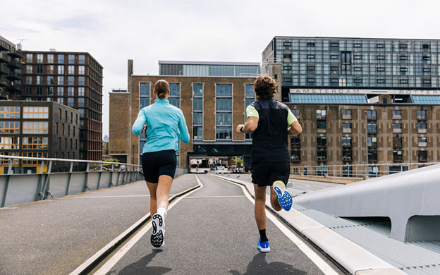 courir dans des escaliers