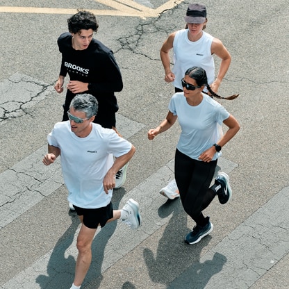 Plan moyen d’un homme portant l’Adrenaline GTS 24