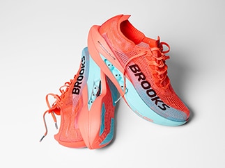 Product shot of the Brooks Hyperion Elite running shoe