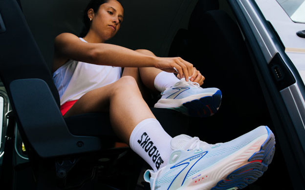 runner in a car 